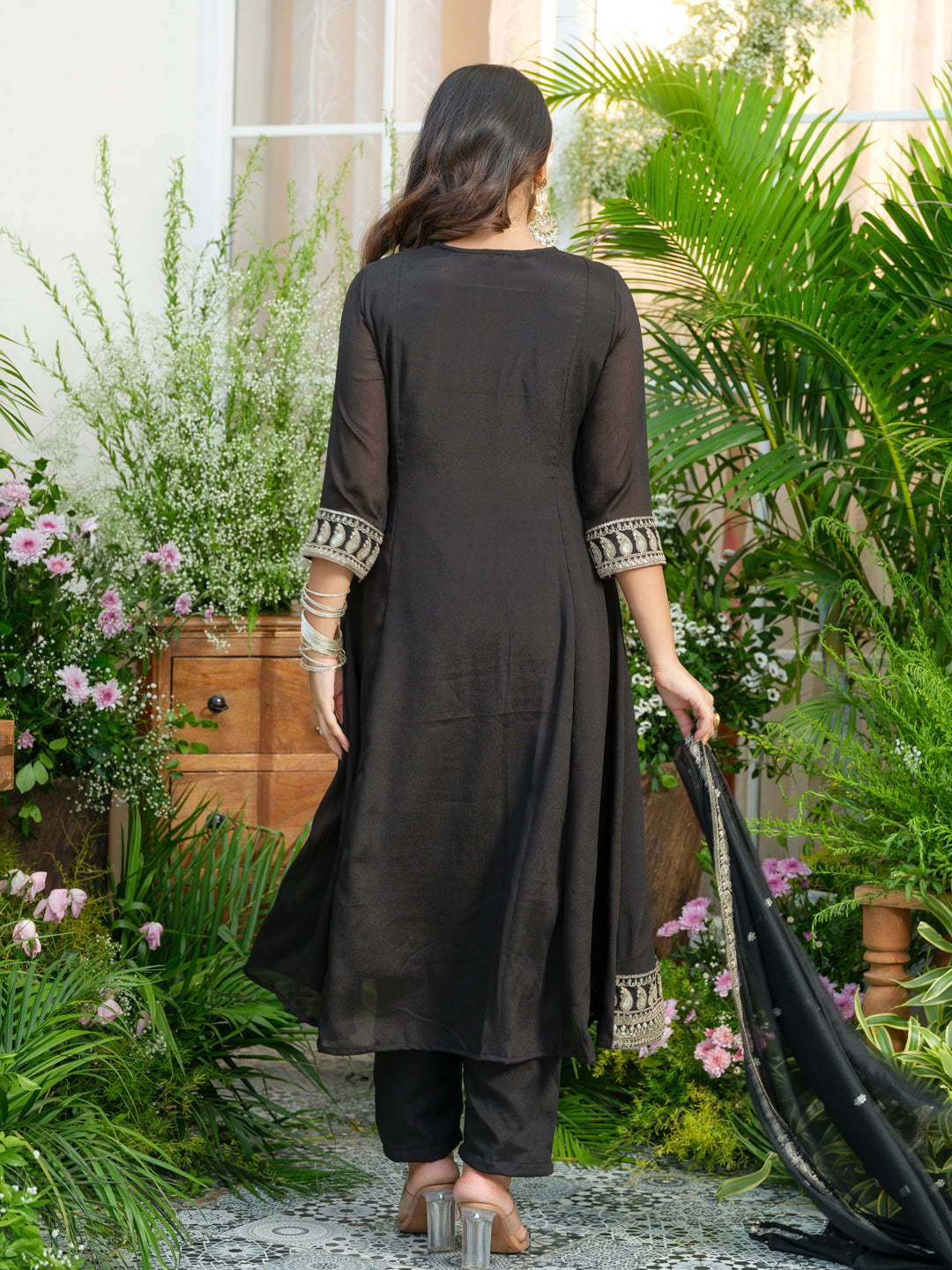 Embroidered V-Neck Chinon Kurta with pant Set and Chiffon Dupatta