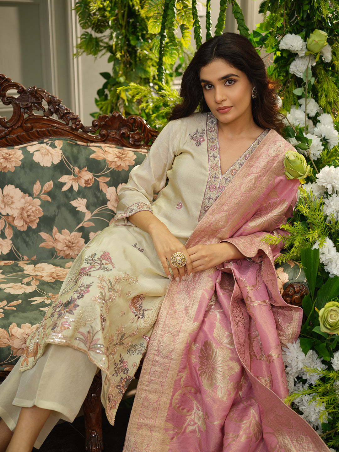 Off White Embroidered Kurta Set with Pastel Pink Dupatta
