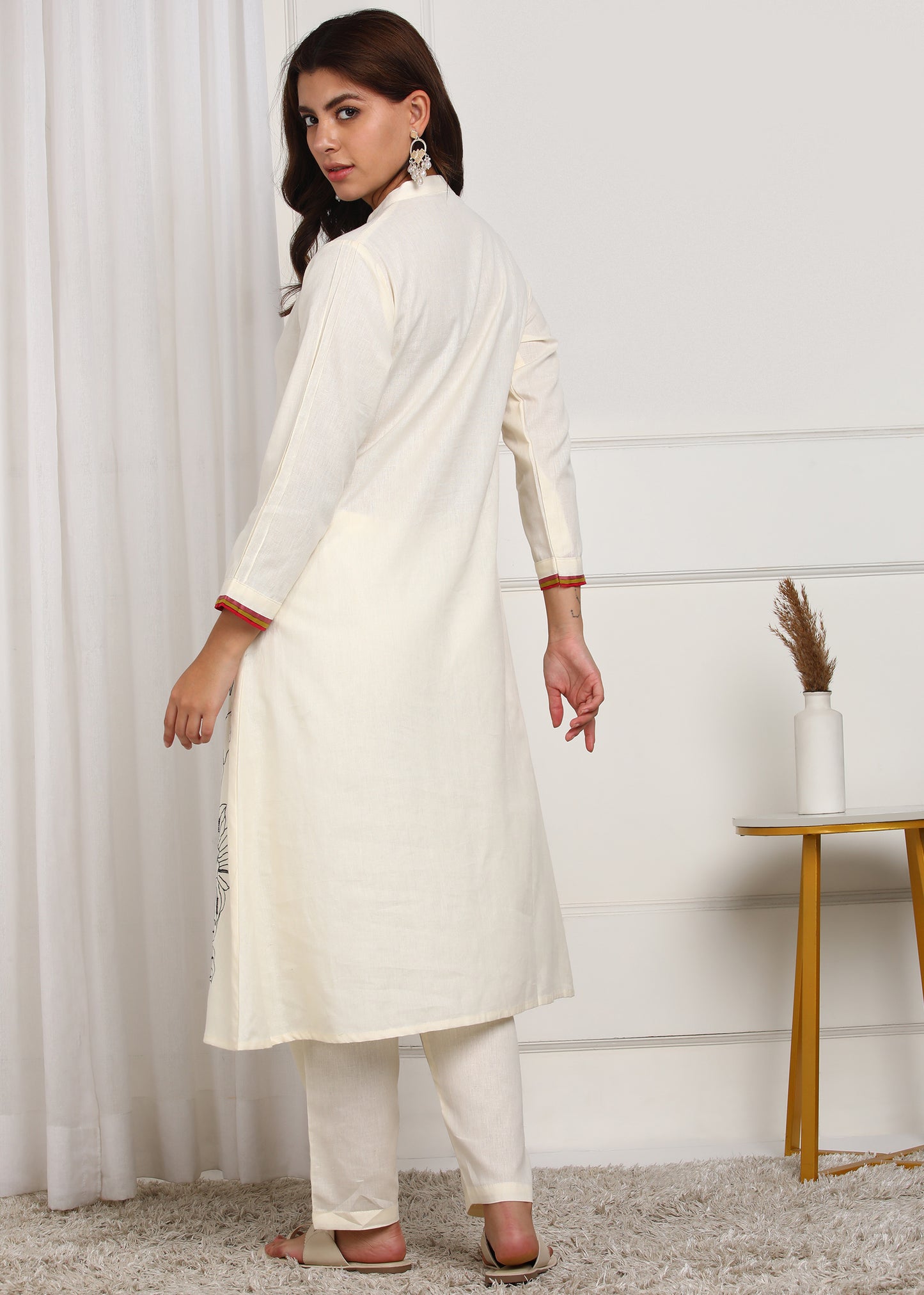 Elegant Off-White Embroidered Kurta Set with Floral & Bird Motifs