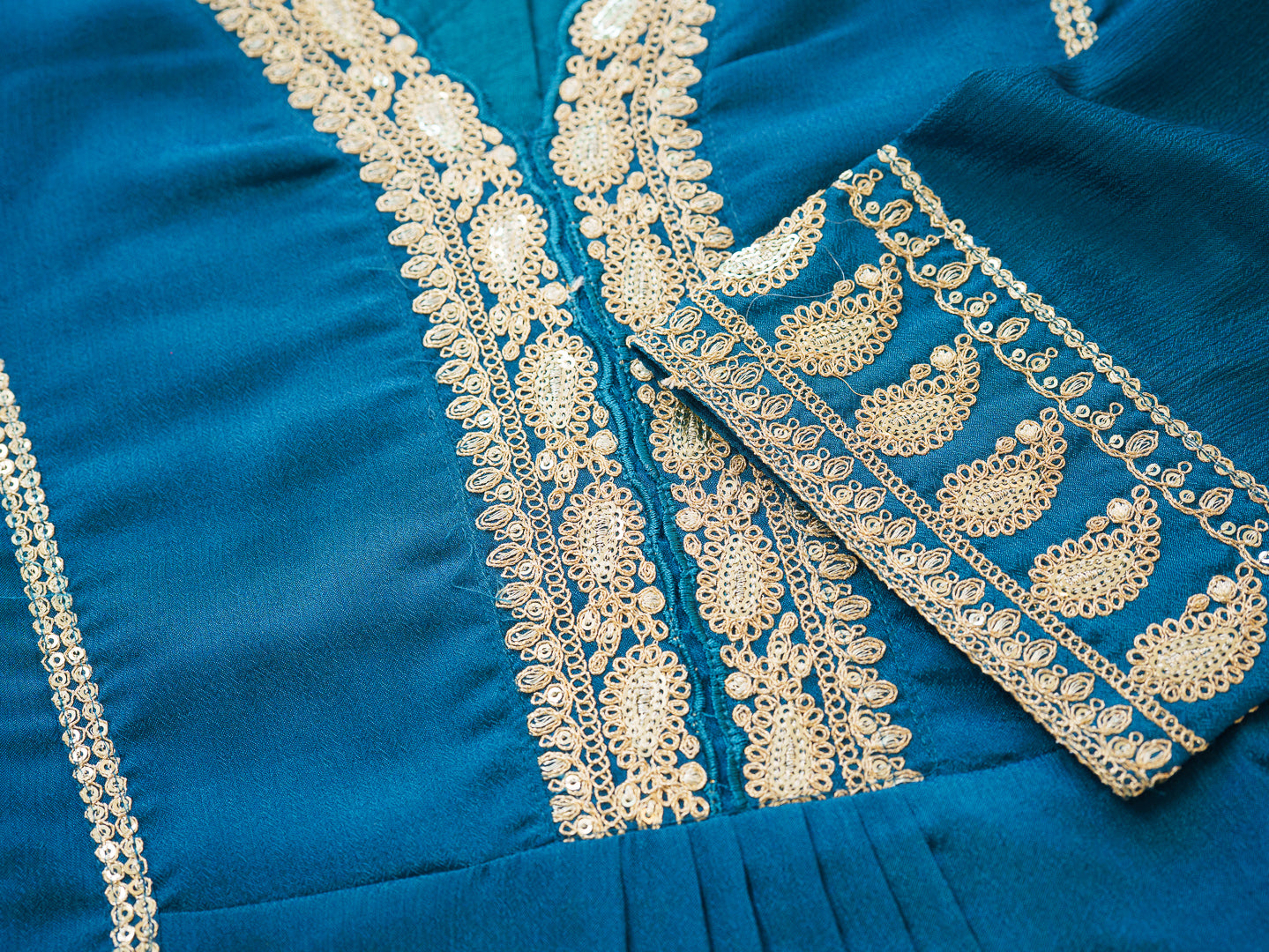 Embroidered V-Neck Chinon Kurta with pant Set and Chiffon Dupatta