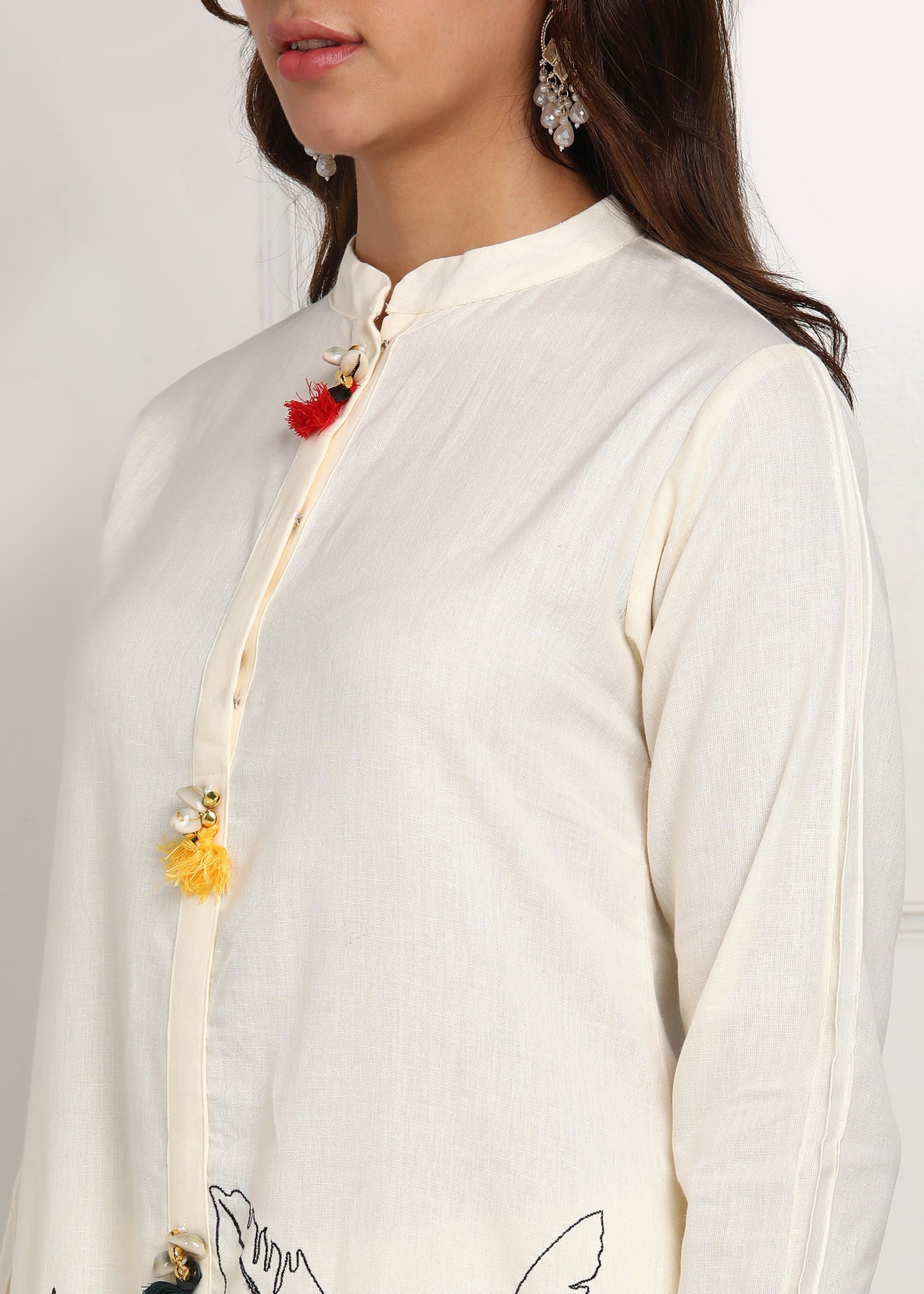 Elegant Off-White Embroidered Kurta Set with Floral & Bird Motifs