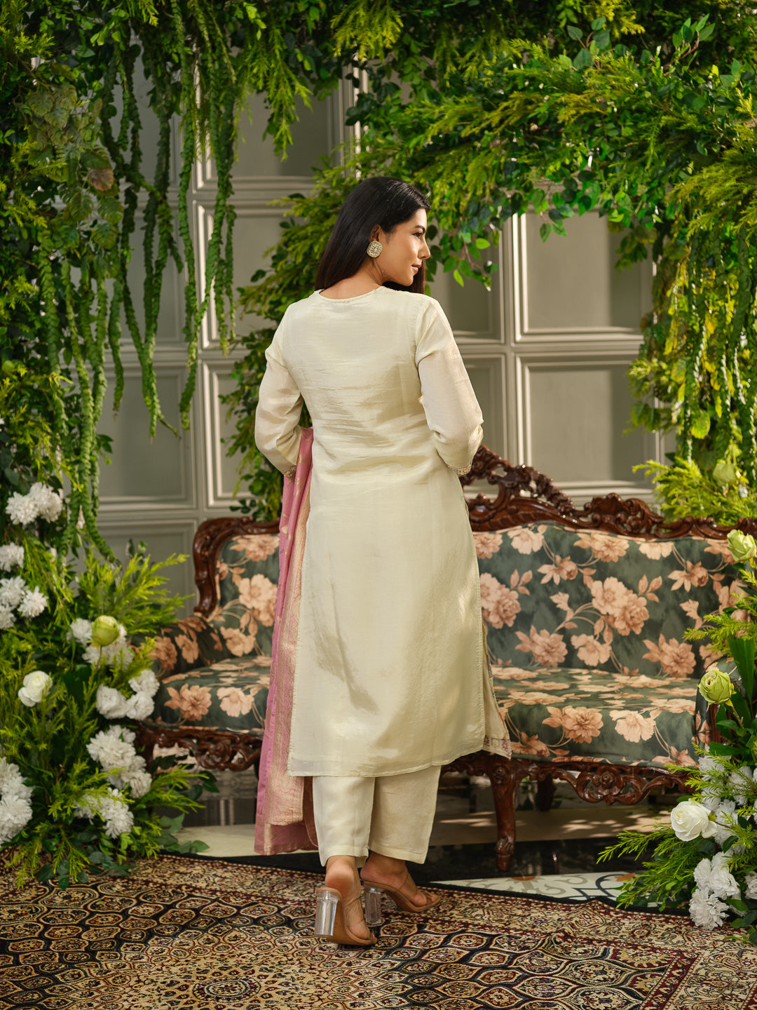 Elegant off White Embroidered Kurta Set with Pink Dupatta