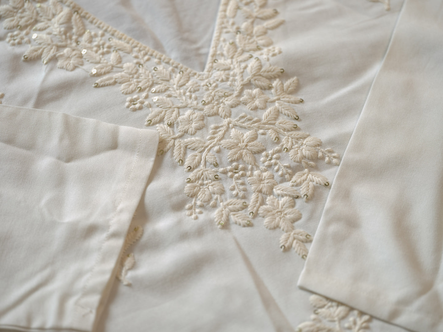 Elegant Lucknowi Chikankari Kurta Pant Set