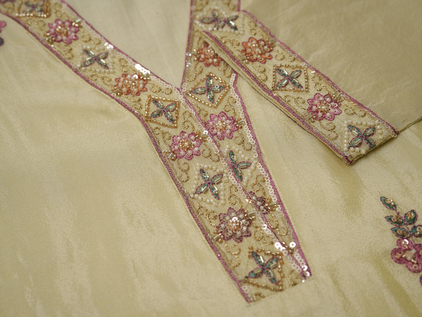 Off White Embroidered Kurta Set with Pastel Pink Dupatta