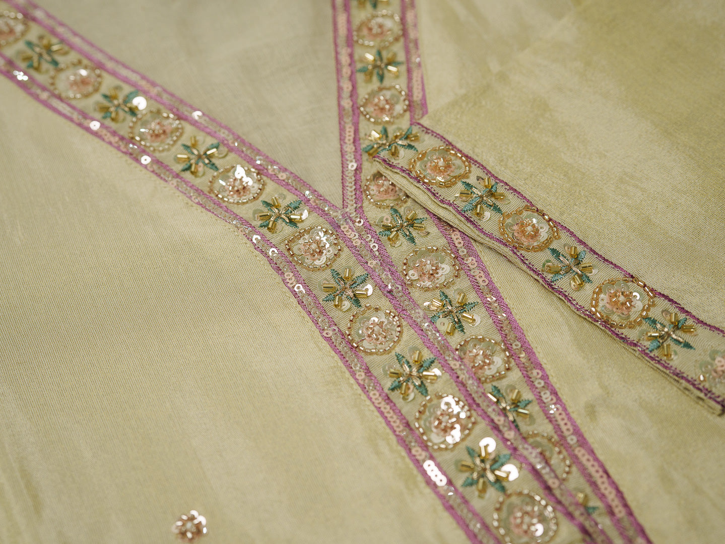 Elegant off White Embroidered Kurta Set with Pink Dupatta