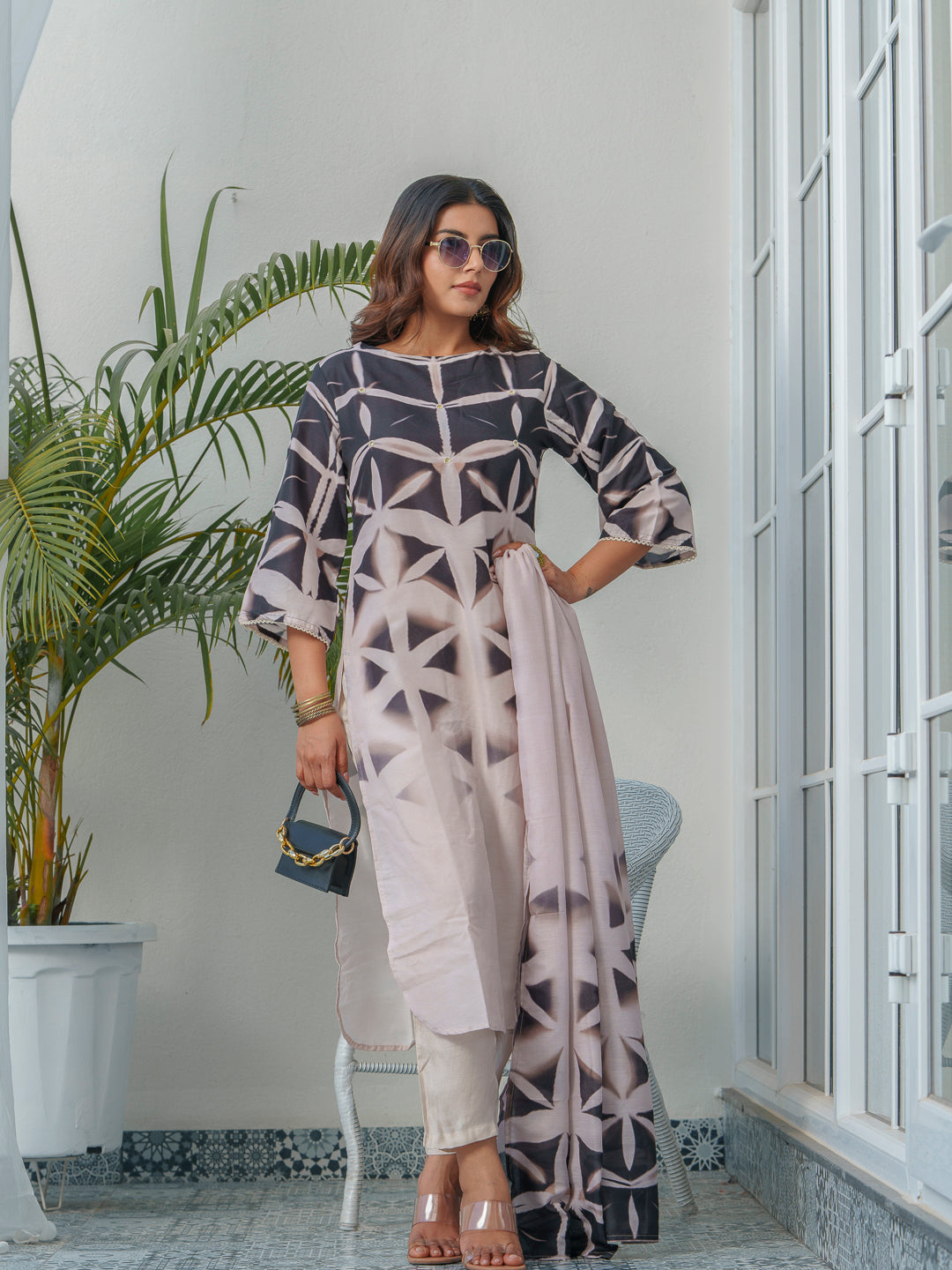 Abstract Printed Kurta & Trousers With Dupatta