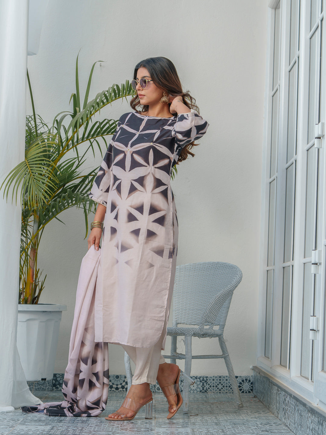 Abstract Printed Kurta & Trousers With Dupatta