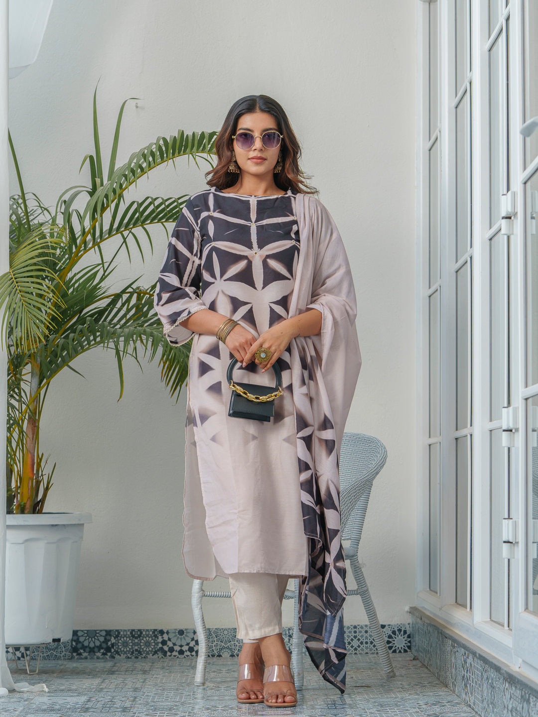 Abstract Printed Kurta & Trousers With Dupatta