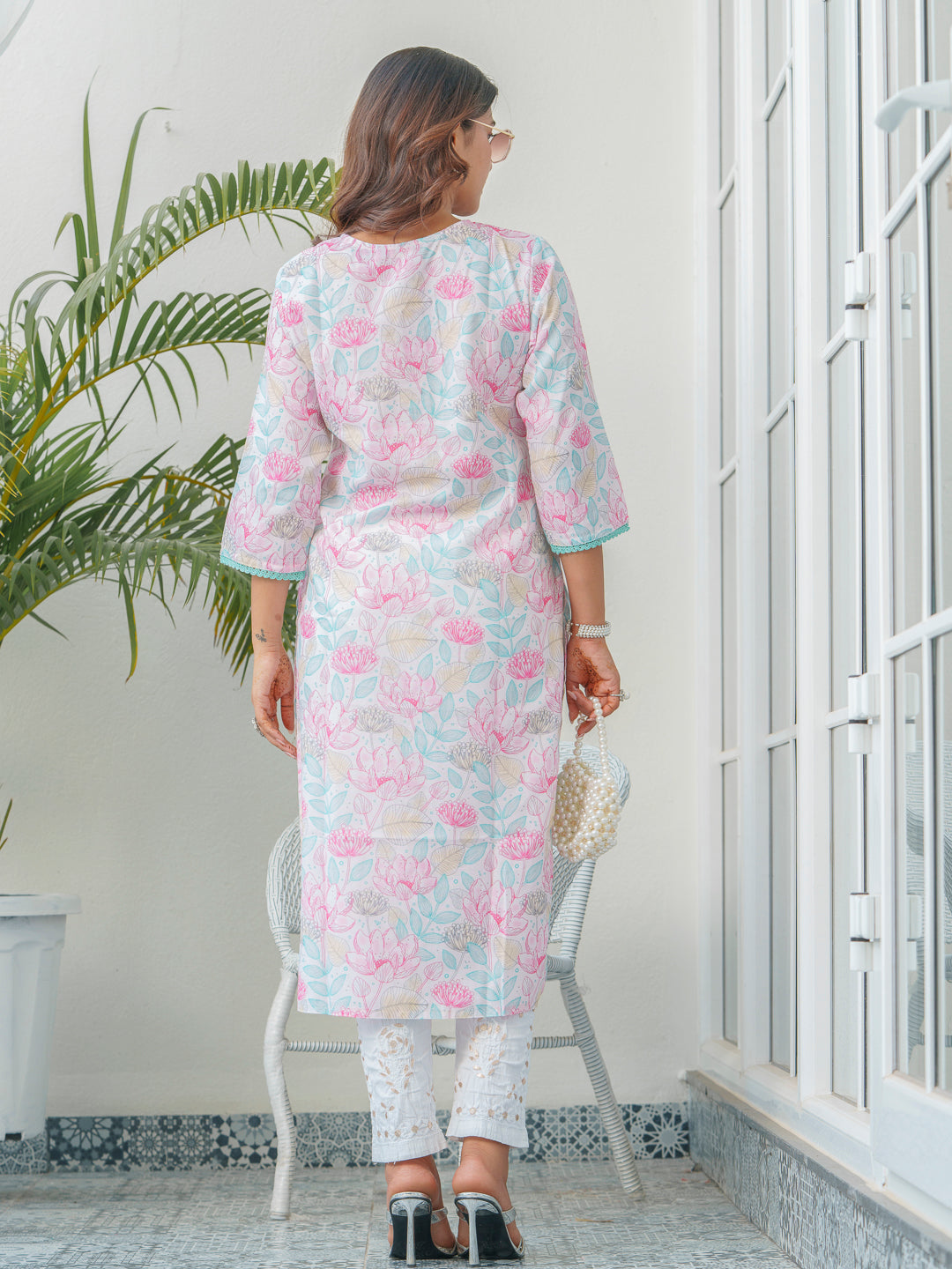 Floral Printed Round Neck Straight Kurta