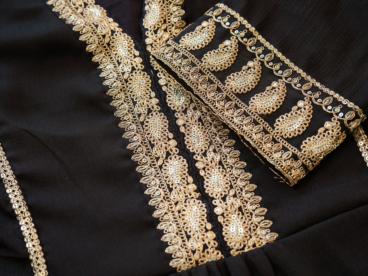 Embroidered V-Neck Chinon Kurta with pant Set and Chiffon Dupatta