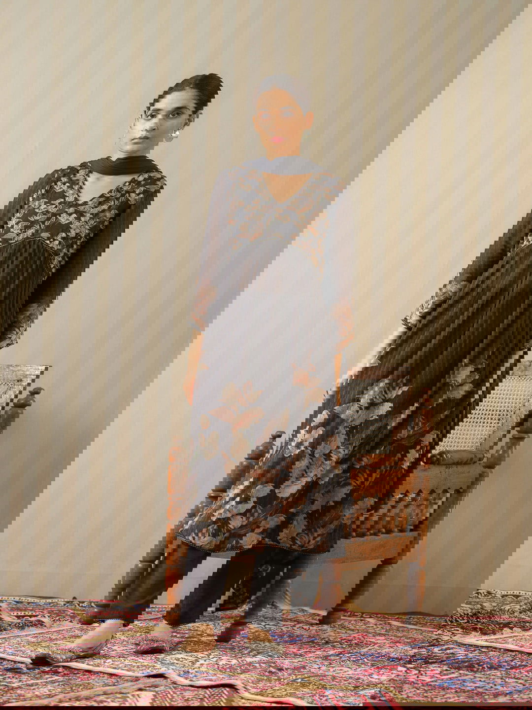 Black Floral Embroidered Kurta & Trousers With Dupatta - Buy Best Ethnic Wear for Women & Girls | Daily Woman -