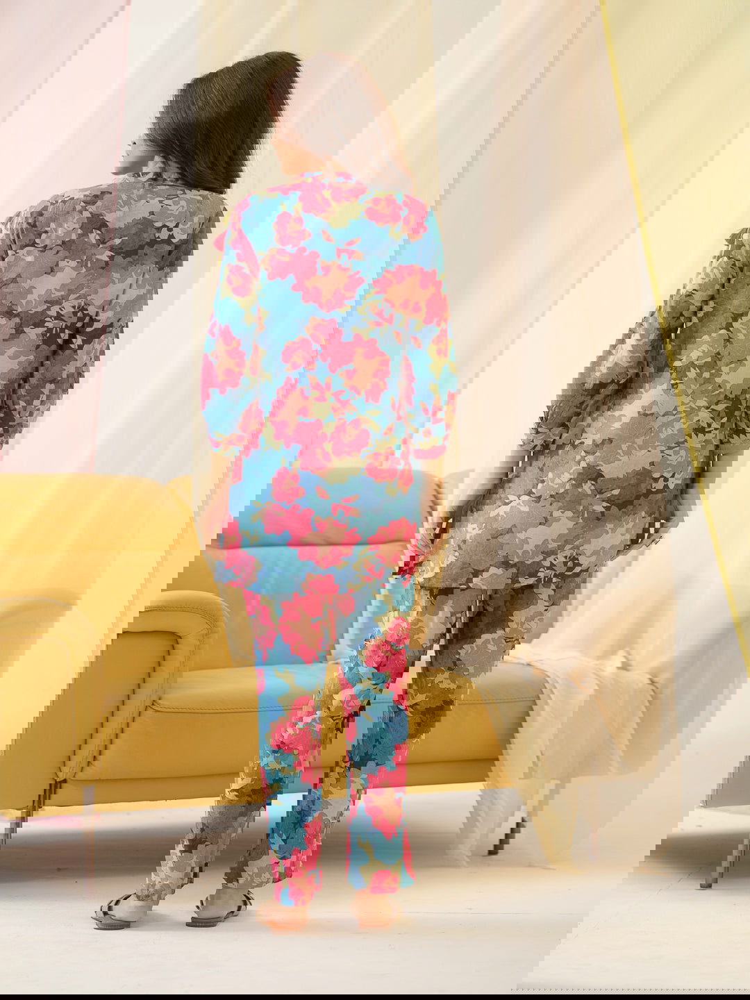 Floral Printed Mandarin Collar Puffed Sleeves Pure Silk Kurta With Trousers - Buy Best Ethnic Wear for Women & Girls | Daily Woman -