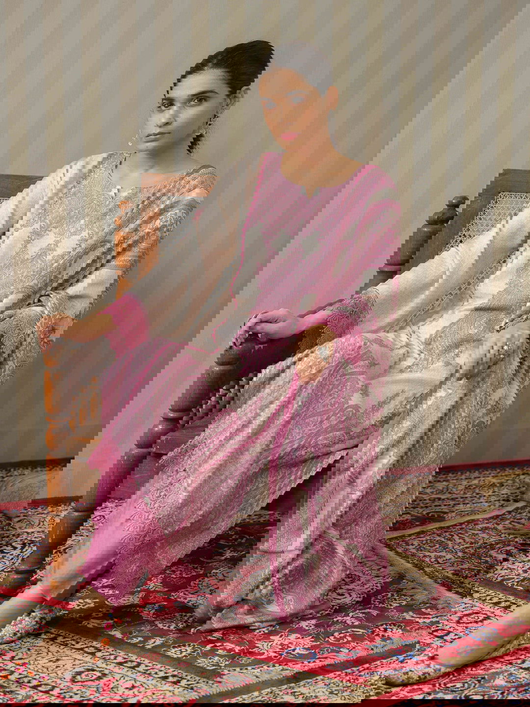 Floral Printed Regular Sequinned Linen Kurta With Trousers & Dupatta - Buy Best Ethnic Wear for Women & Girls | Daily Woman -