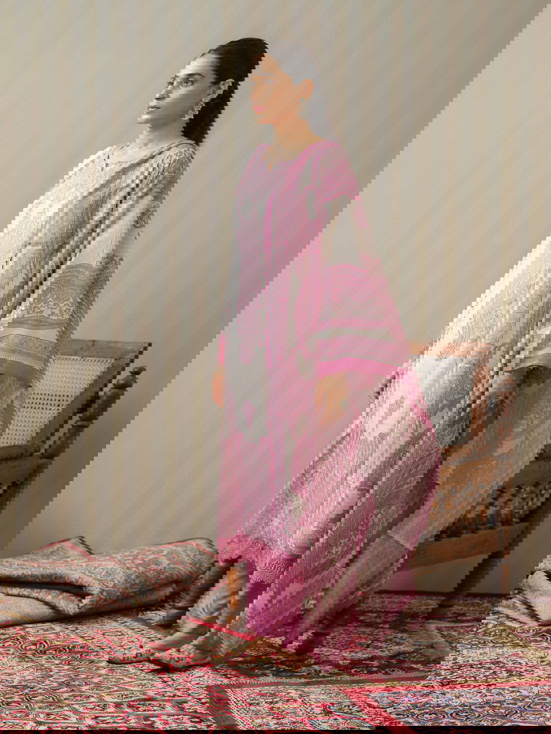 Floral Printed Regular Sequinned Linen Kurta With Trousers & Dupatta - Buy Best Ethnic Wear for Women & Girls | Daily Woman -