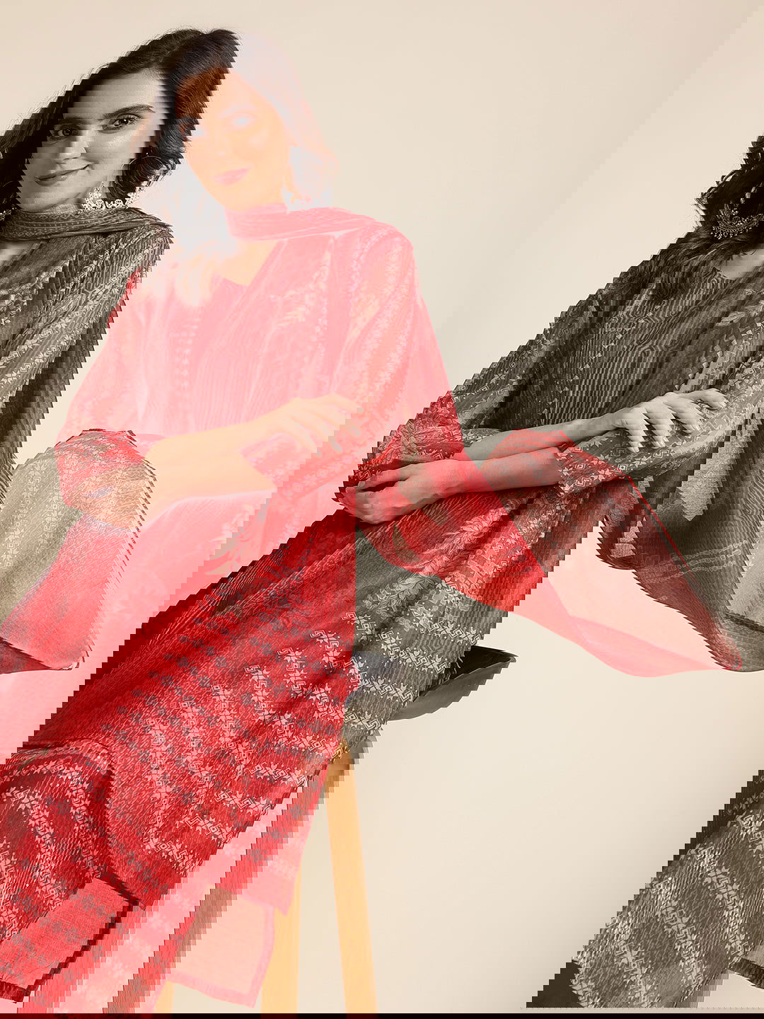 Floral Printed Sequinned Chanderi Cotton Straight Kurta With Trouser & Dupatta Set - Buy Best Ethnic Wear for Women & Girls | Daily Woman -