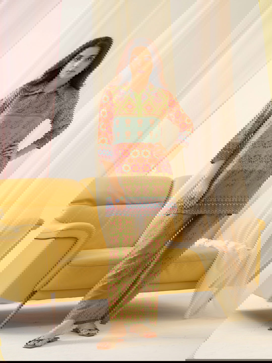 Floral Printed Shirt Collar Three-Quarter Pure Silk Kurta Set - Buy Best Ethnic Wear for Women & Girls | Daily Woman -