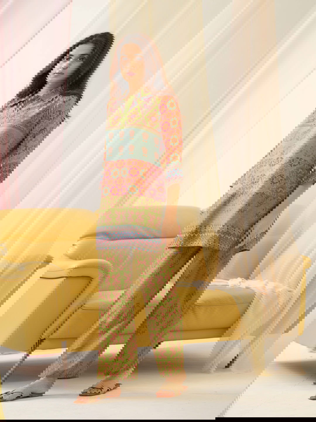 Floral Printed Shirt Collar Three-Quarter Pure Silk Kurta Set - Buy Best Ethnic Wear for Women & Girls | Daily Woman -