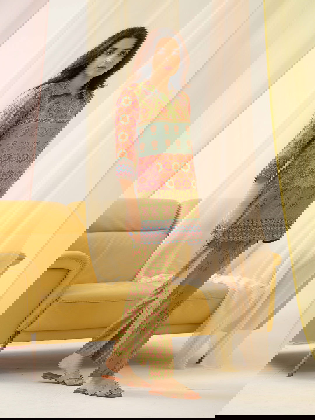 Floral Printed Shirt Collar Three-Quarter Pure Silk Kurta Set - Buy Best Ethnic Wear for Women & Girls | Daily Woman -