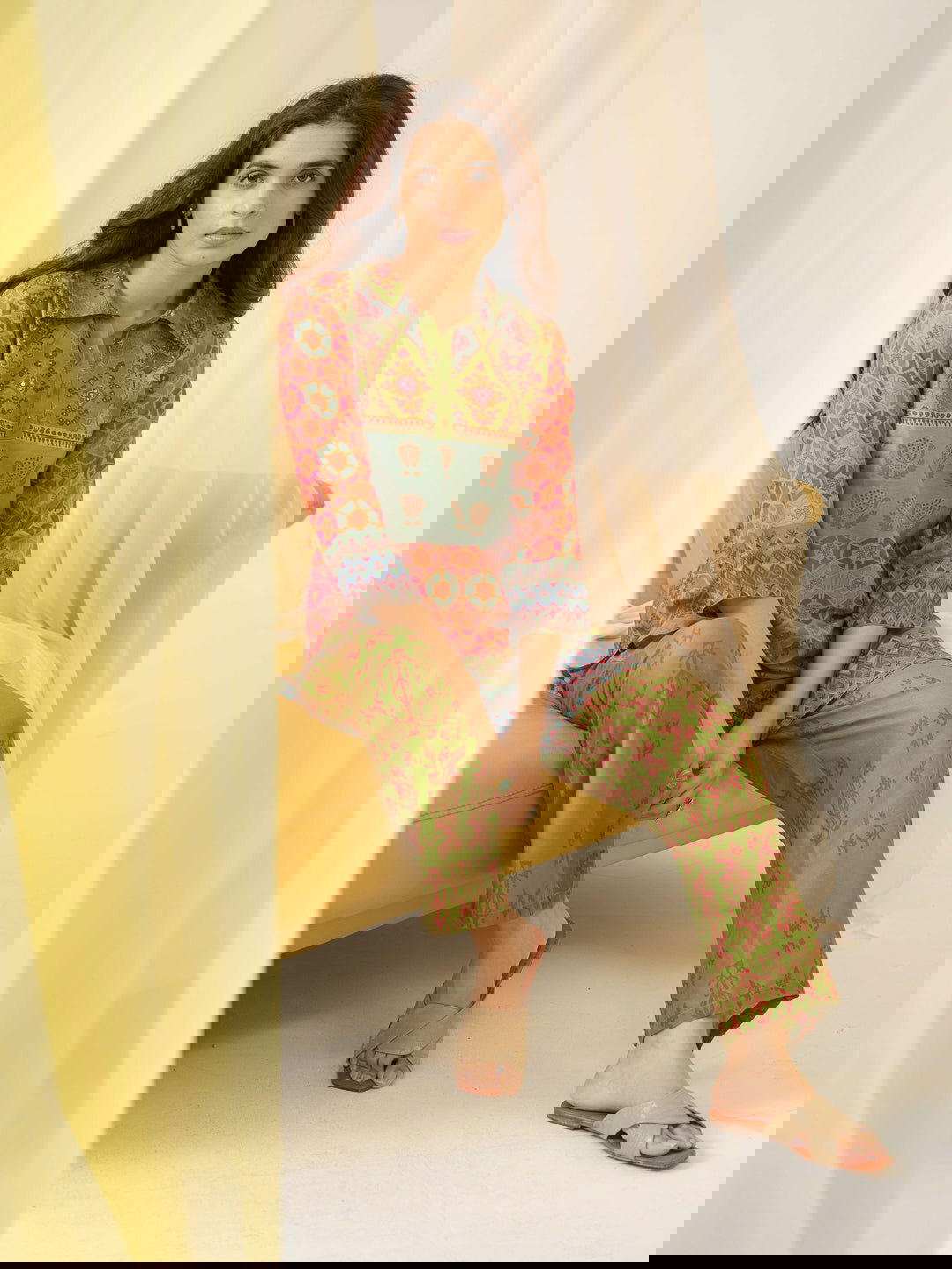 Floral Printed Shirt Collar Three-Quarter Pure Silk Kurta Set - Buy Best Ethnic Wear for Women & Girls | Daily Woman -