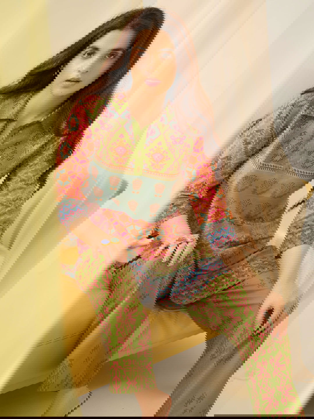 Floral Printed Shirt Collar Three-Quarter Pure Silk Kurta Set - Buy Best Ethnic Wear for Women & Girls | Daily Woman -