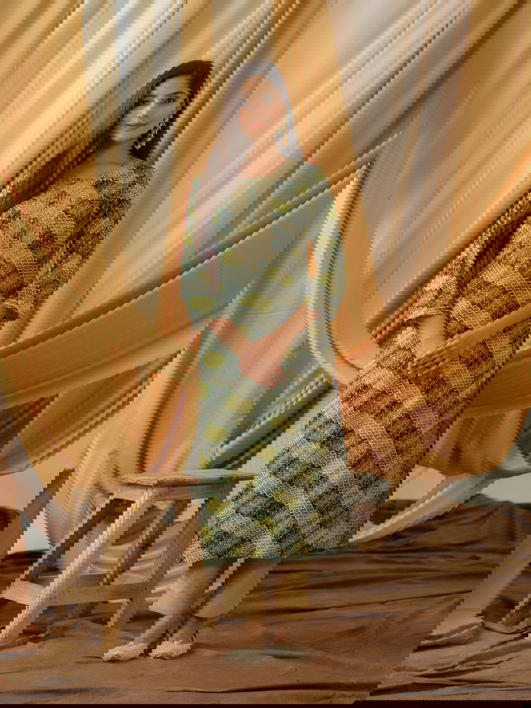 Green Bandhani Printed Round Neck Straight Kurta - Buy Best Ethnic Wear for Women & Girls | Daily Woman -