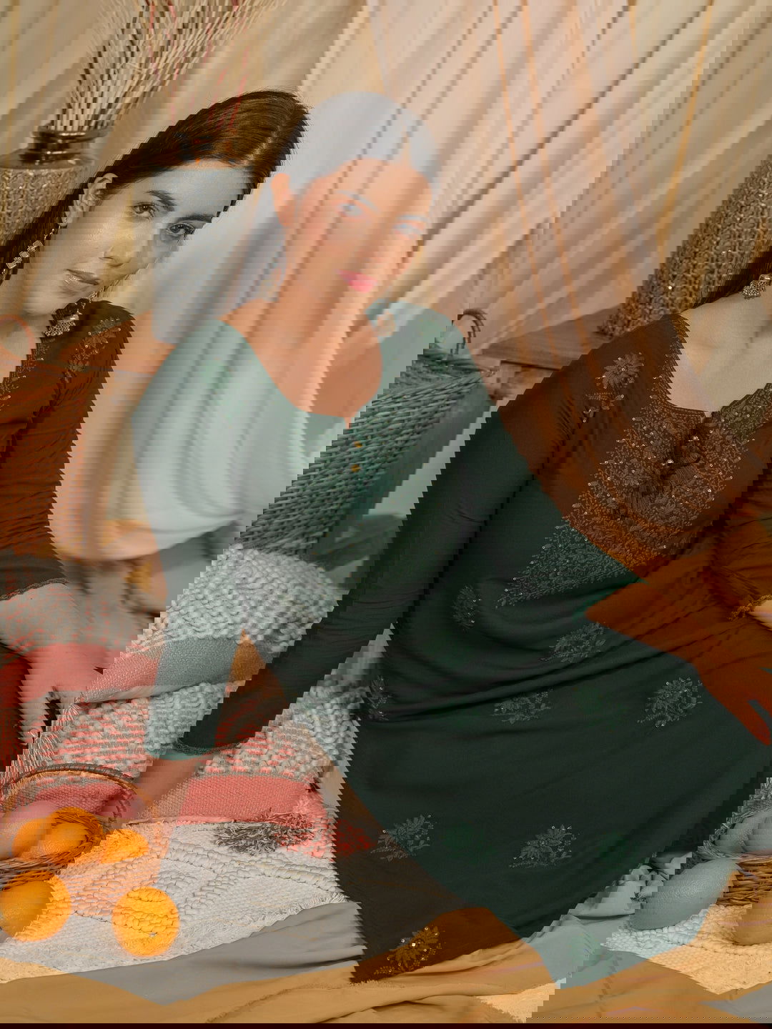 Green Floral Embroidered Thread Work Straight Kurta - Buy Best Ethnic Wear for Women & Girls | Daily Woman -