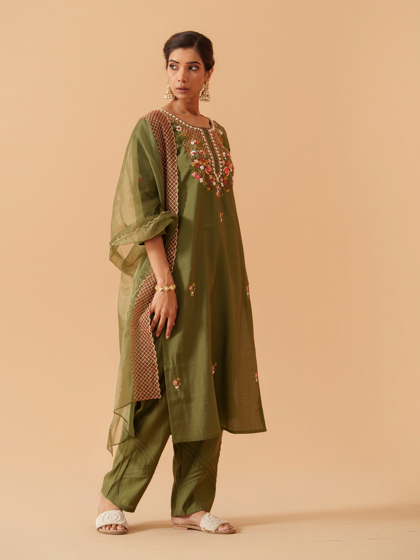 Women Floral Embroidered Kurta with Trousers & Dupatta