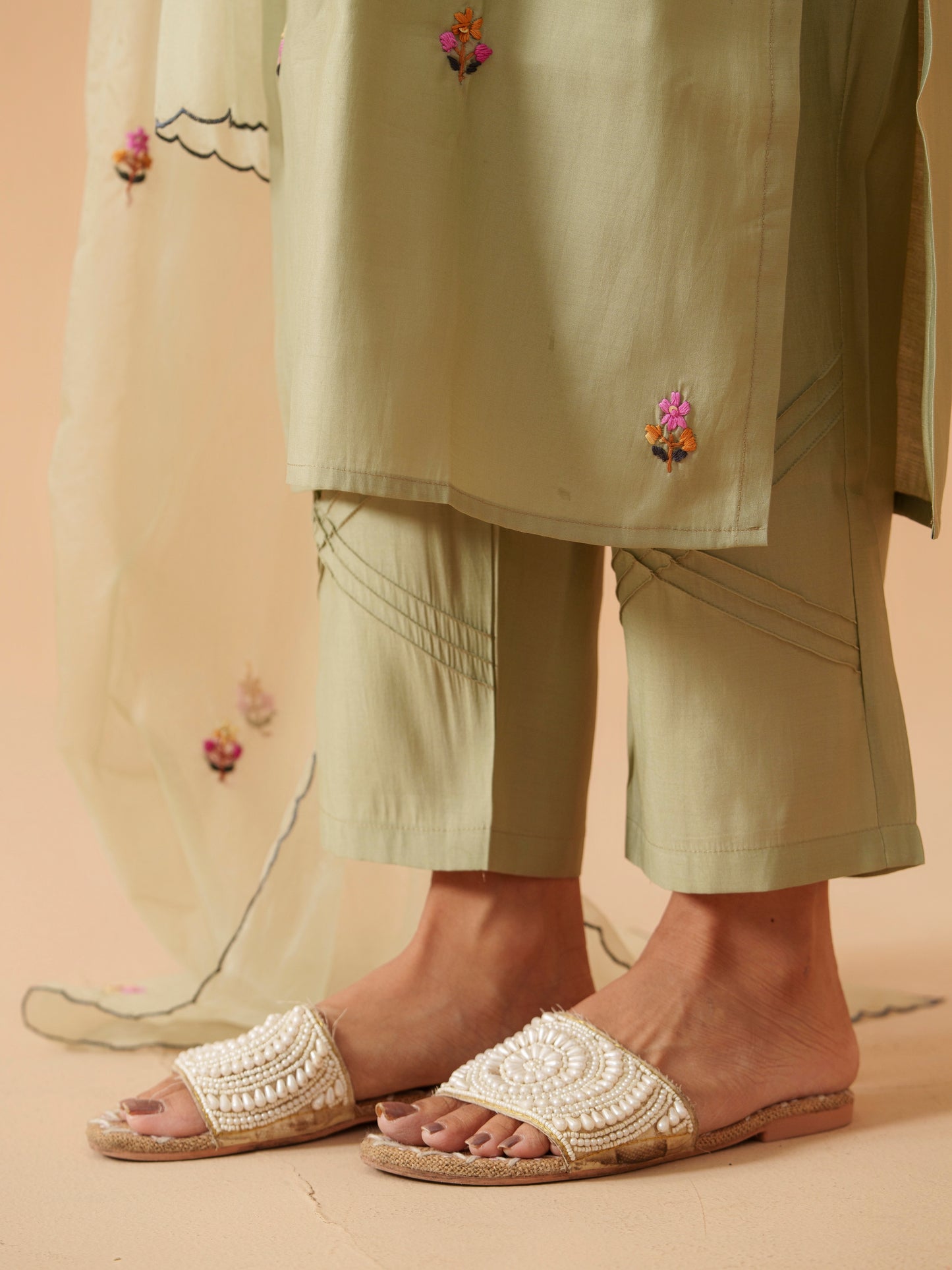 Women Floral Embroidered Kurta with Trousers & Dupatta