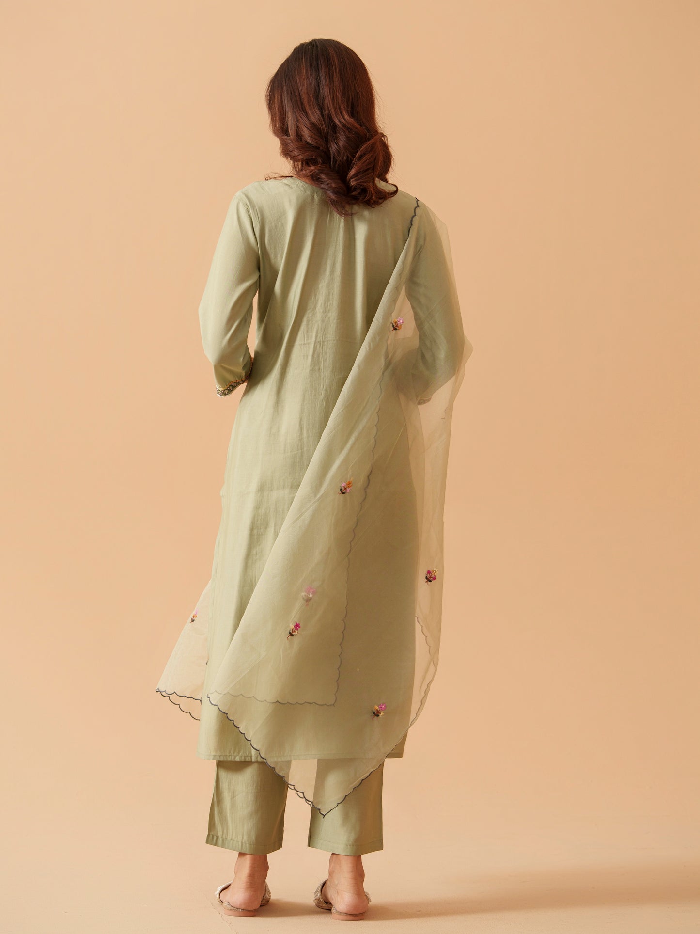 Women Floral Embroidered Kurta with Trousers & Dupatta