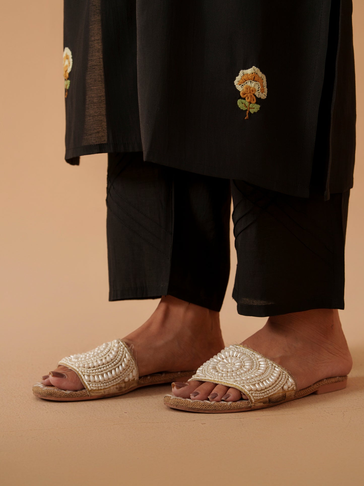 Floral Embroidered V-Neck Straight Kurta With Trousers & Dupatta