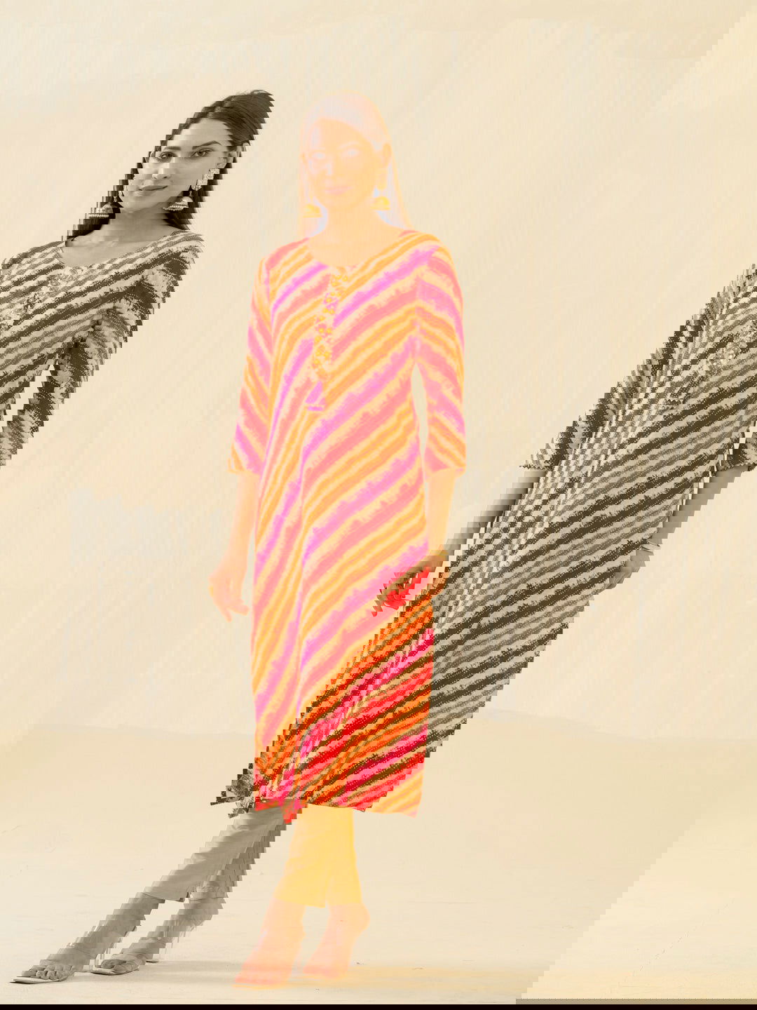 Leheriya Printed Round Neck Gotta Patti Straight Kurta - Buy Best Ethnic Wear for Women & Girls | Daily Woman -