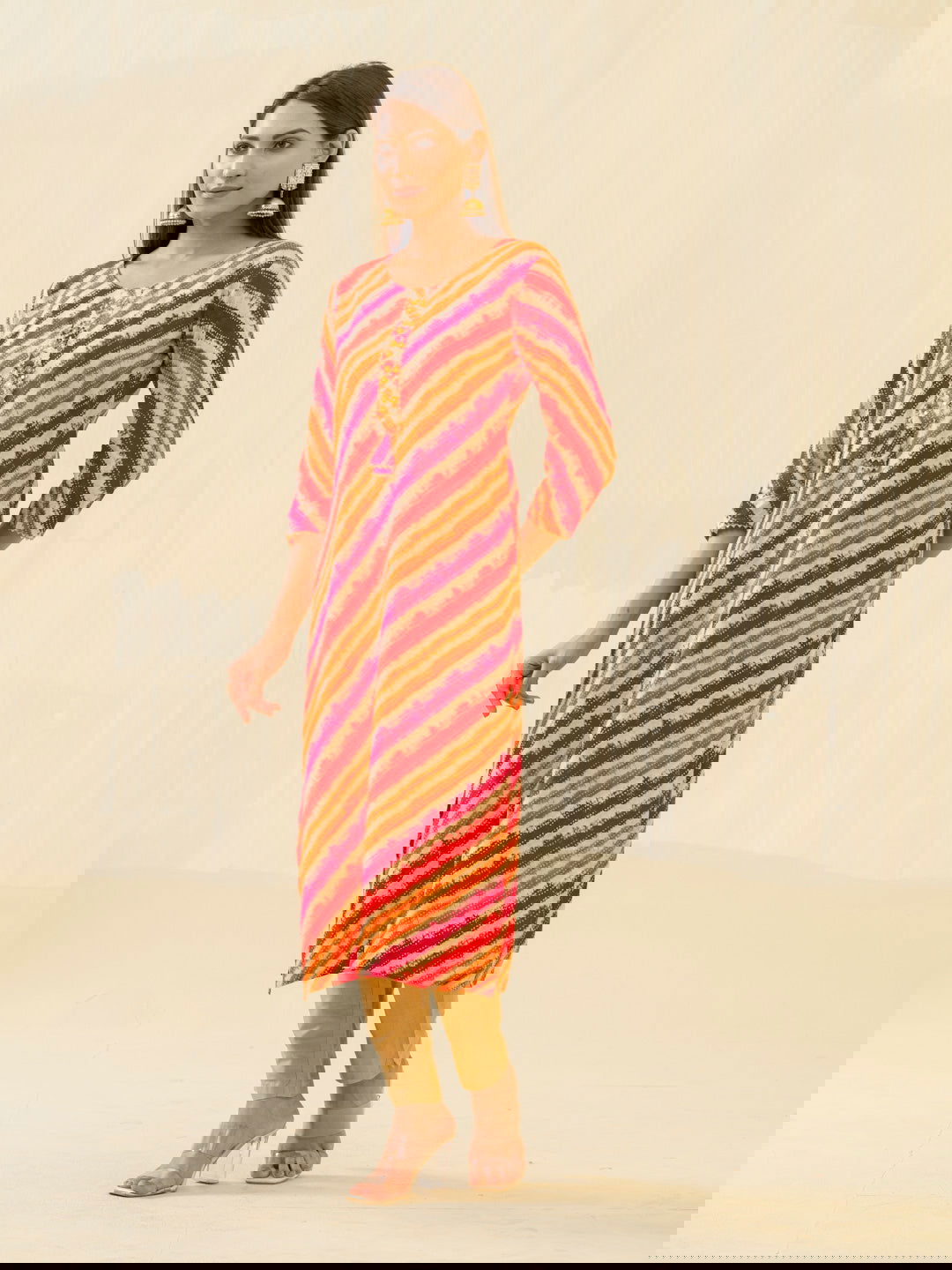 Leheriya Printed Round Neck Gotta Patti Straight Kurta - Buy Best Ethnic Wear for Women & Girls | Daily Woman -