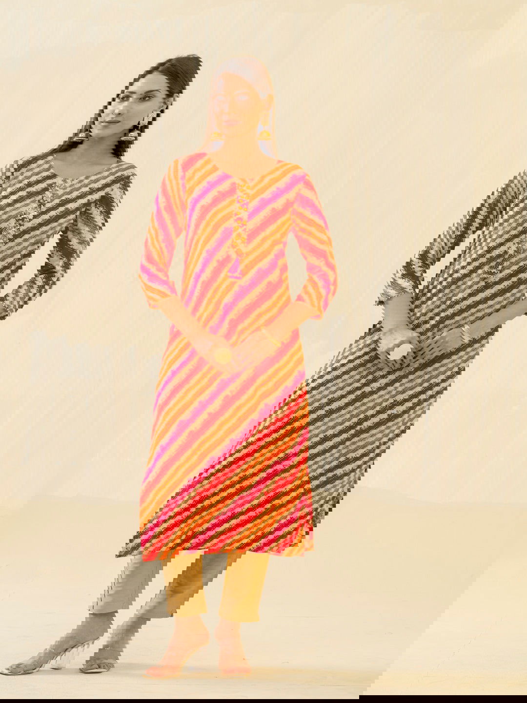 Leheriya Printed Round Neck Gotta Patti Straight Kurta - Buy Best Ethnic Wear for Women & Girls | Daily Woman -