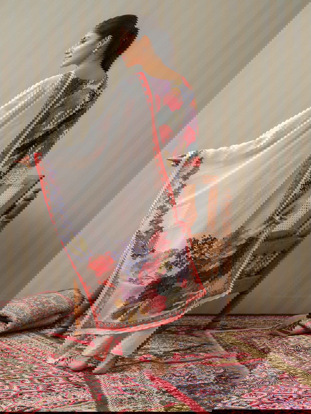 Linen White Printed Floral Straight Kurta and Trousers With Dupatta - Buy Best Ethnic Wear for Women & Girls | Daily Woman -