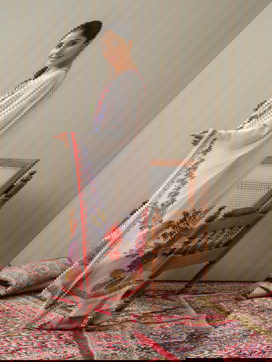 Linen White Printed Floral Straight Kurta and Trousers With Dupatta - Buy Best Ethnic Wear for Women & Girls | Daily Woman -