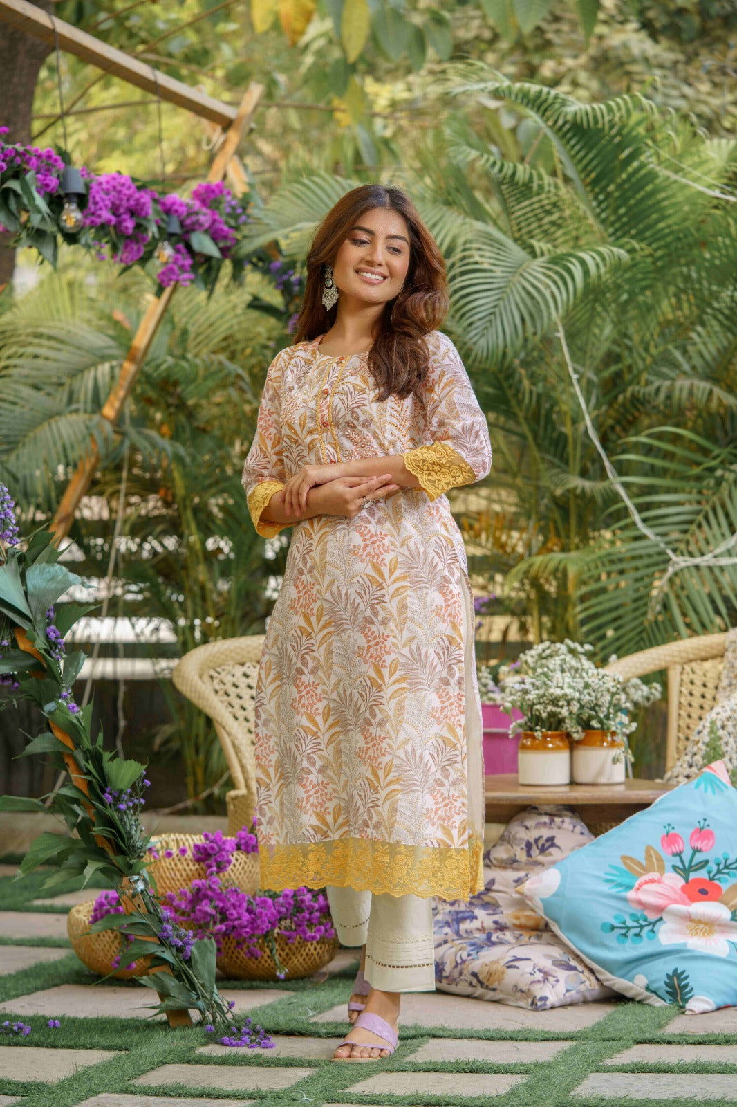 Off-White Floral Printed Sequinned Floral Kurta - Buy Best Ethnic Wear for Women & Girls | Daily Woman -