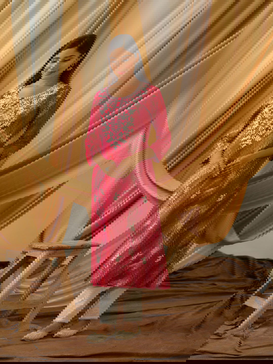 Pink Abstract Printed Straight Kurta - Buy Best Ethnic Wear for Women & Girls | Daily Woman -
