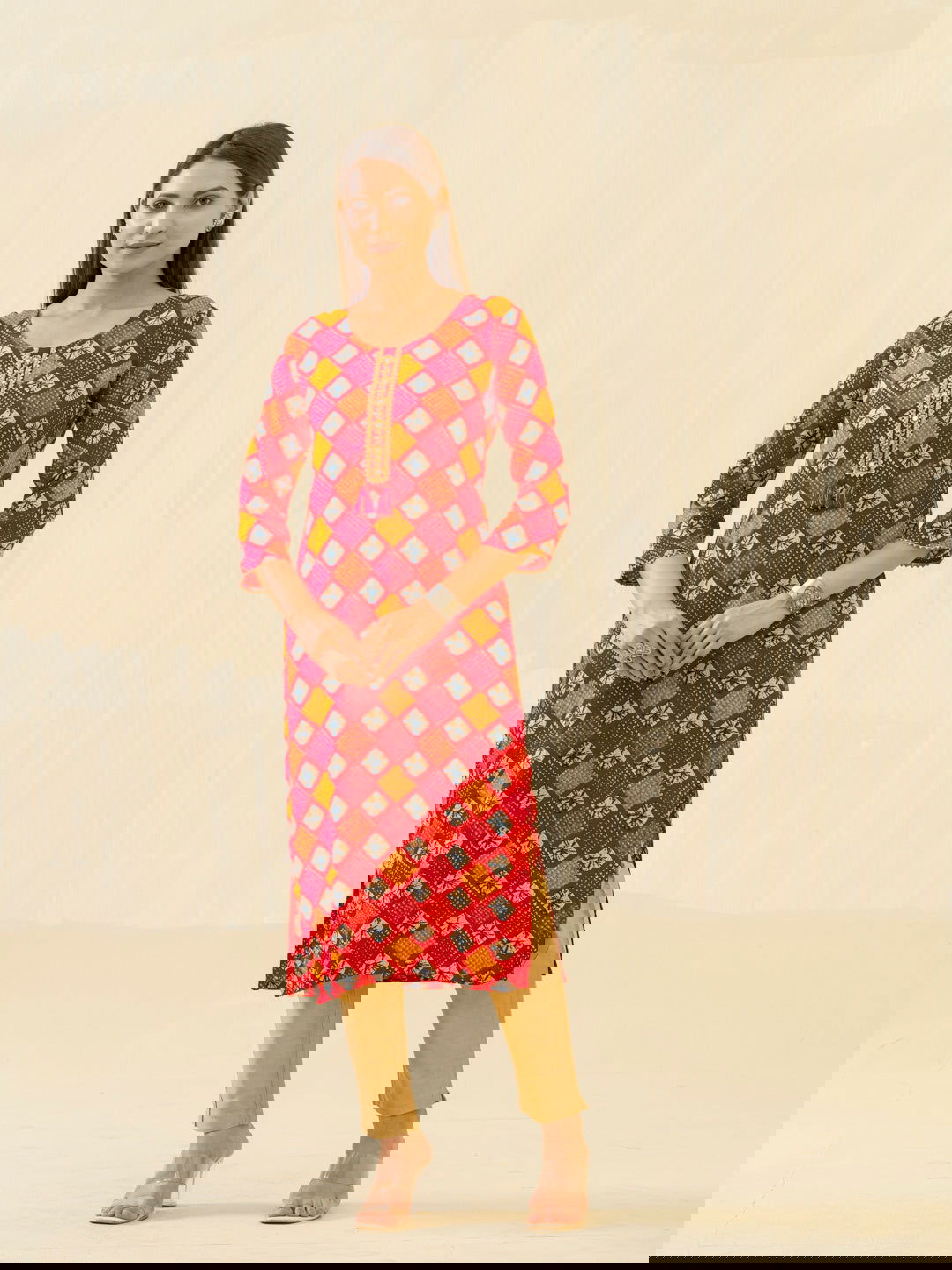 Red & Fashion Round Neck Printed and Kurtas - Buy Best Ethnic Wear for Women & Girls | Daily Woman -