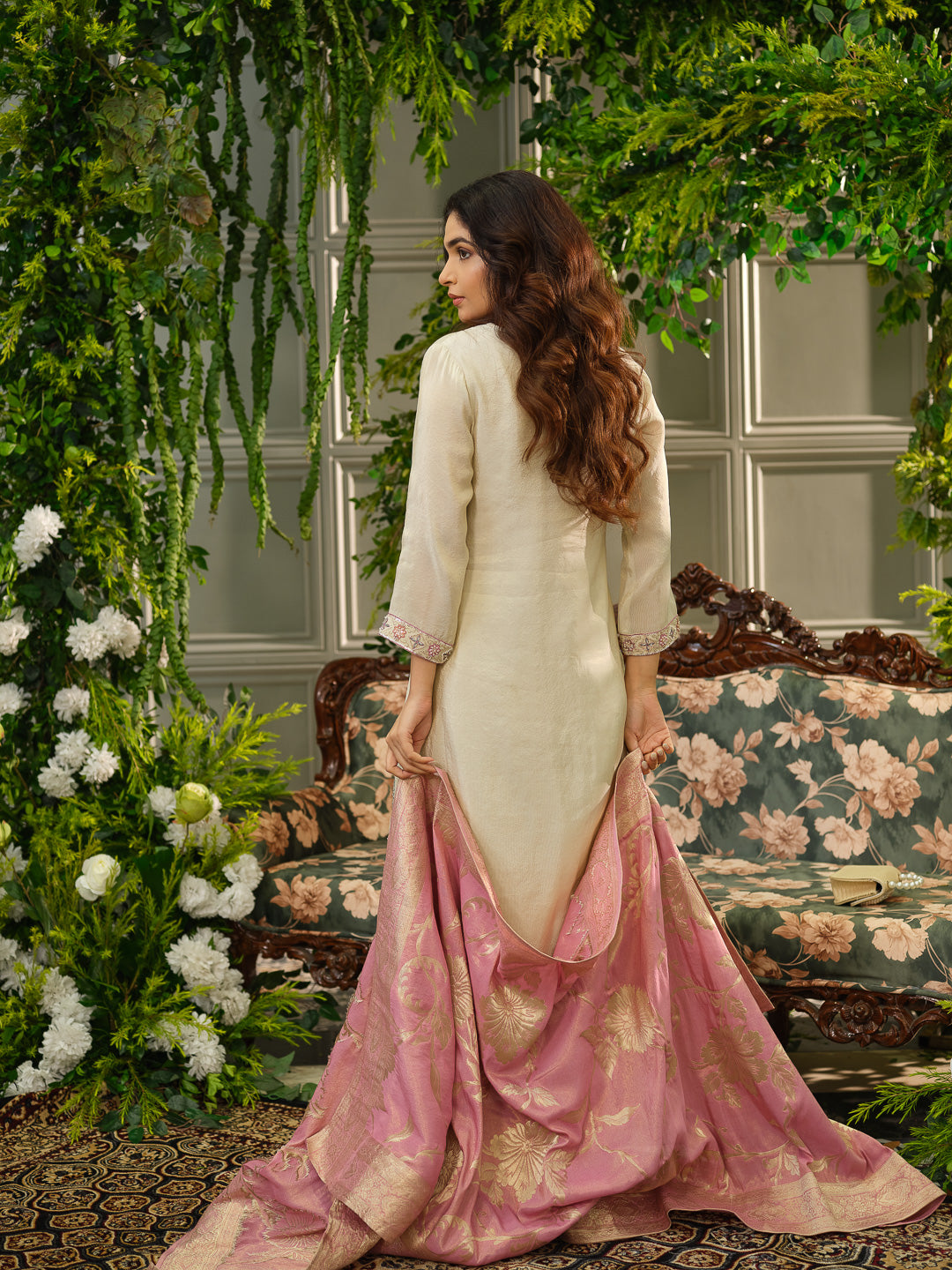 Off White Embroidered Kurta Set with Pastel Pink Dupatta