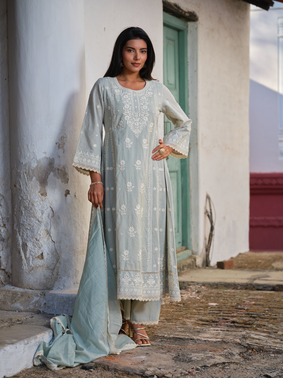 Embroidered Round Neck Kurta & Trousers Kurta Set