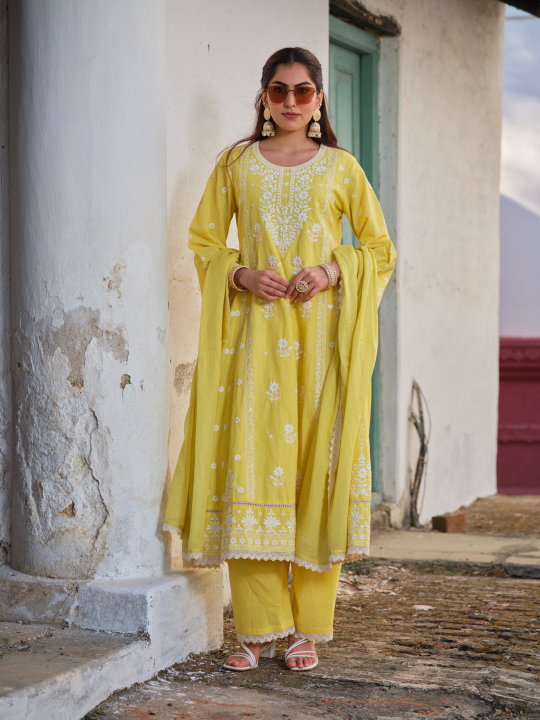 Embroidered Round Neck Kurta & Trousers Kurta Set