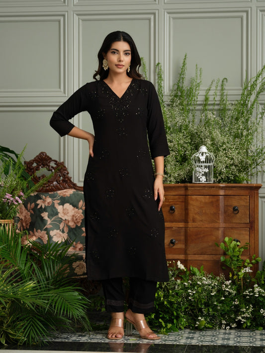 Elegant Lucknowi Chikankari Kurta Pant Set