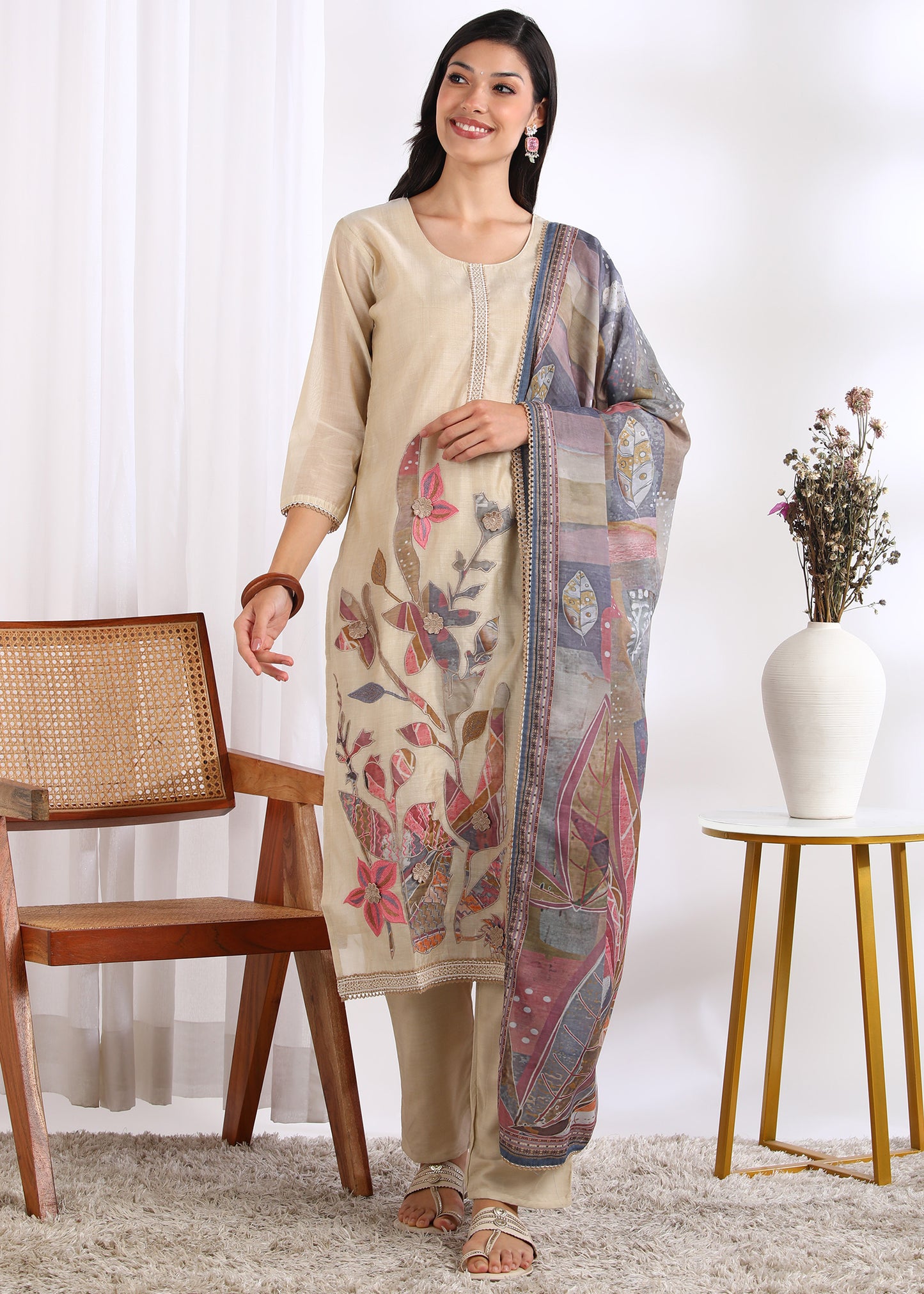 Women Off-White Jham Dhani Silk Embroidered Kurta Set with Digital Print Dupatta