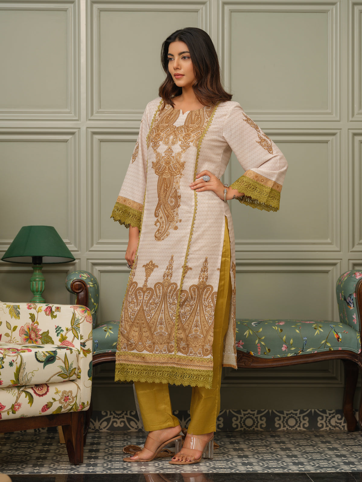 Floral Printed Regular Sequinned Linen Kurta With Trousers & Dupatta