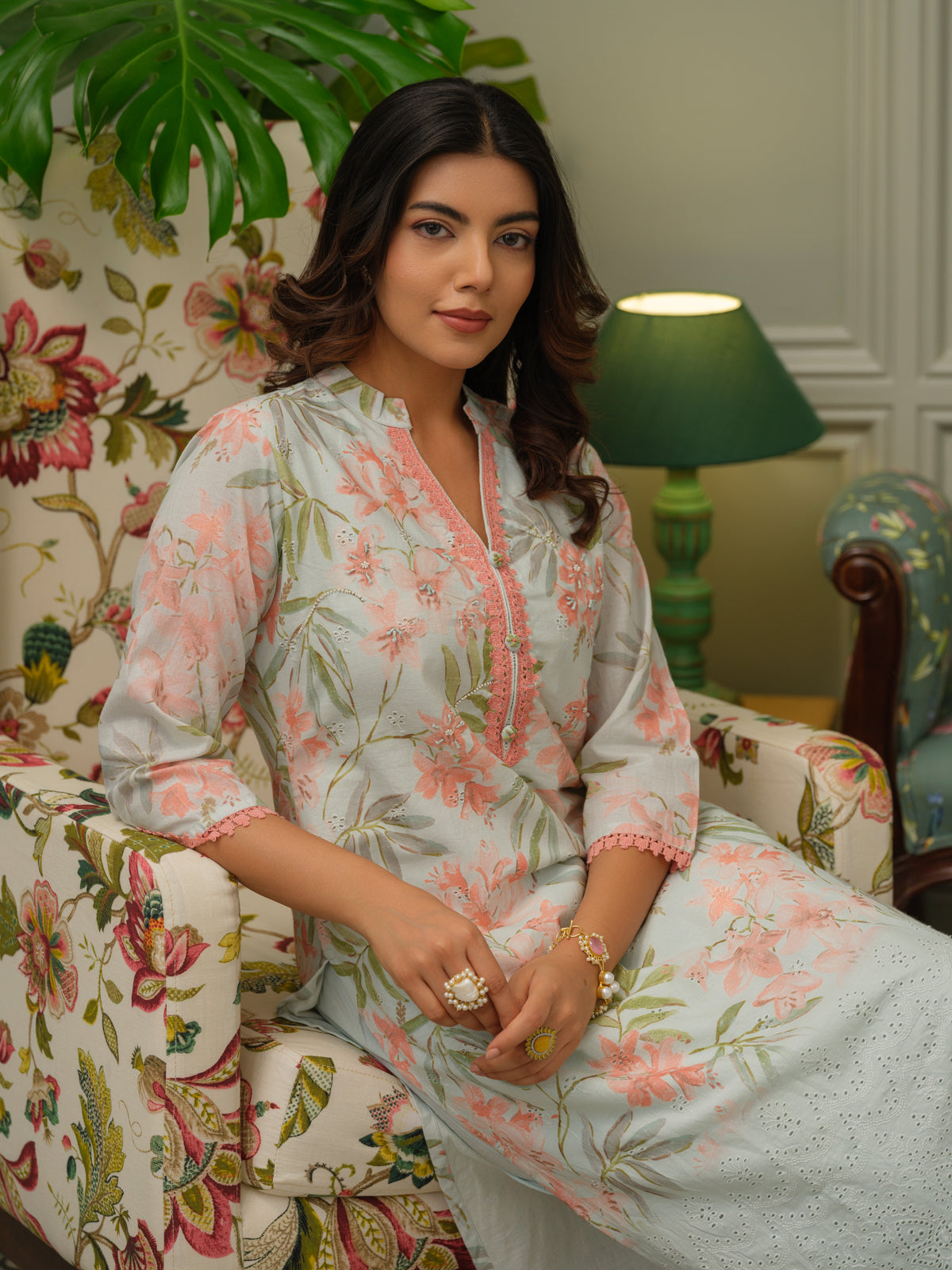 Women Floral Printed Cotton Kurta with Trousers