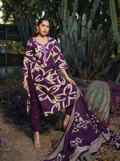 Printed Round Neck Kurta & Trousers Kurta Sets
