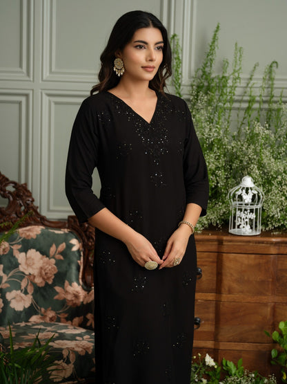 Elegant Lucknowi Chikankari Kurta Pant Set