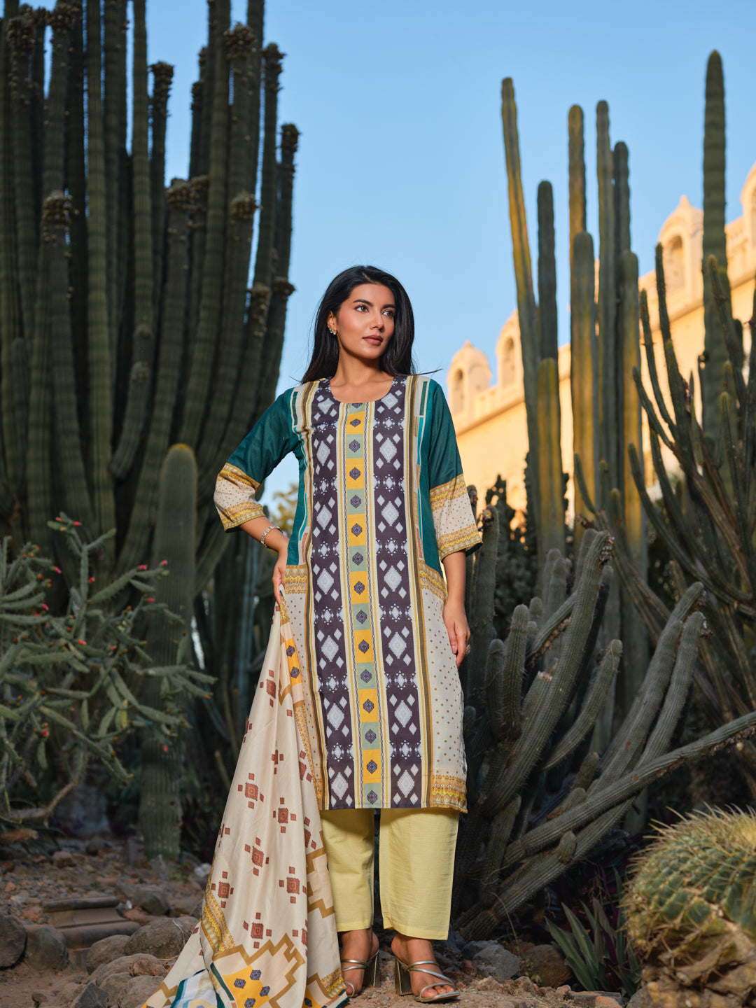 Printed Round Neck Kurta & Trousers Kurta Set