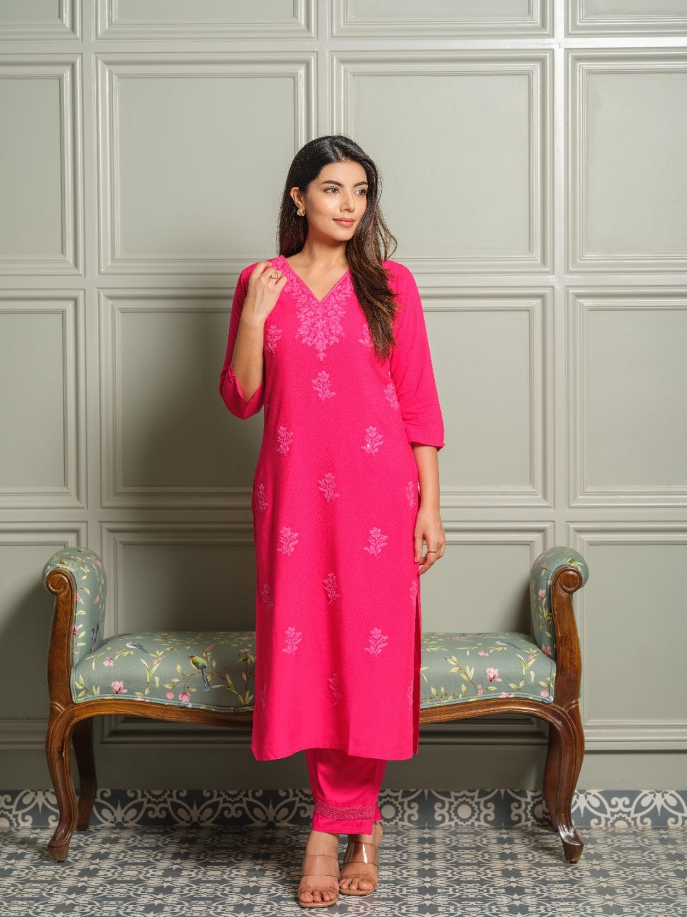 Elegant Lucknowi Chikankari Kurta Pant Set