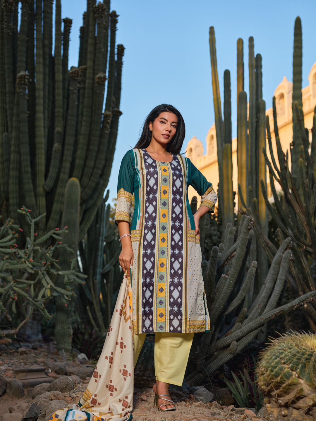 Printed Round Neck Kurta & Trousers Kurta Set